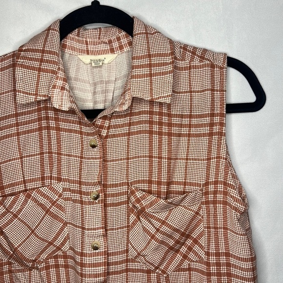 SIM & SAM SLEEVELESS PLAID BUTTON DOWN BLOUSE (M) - Picture 3 of 8